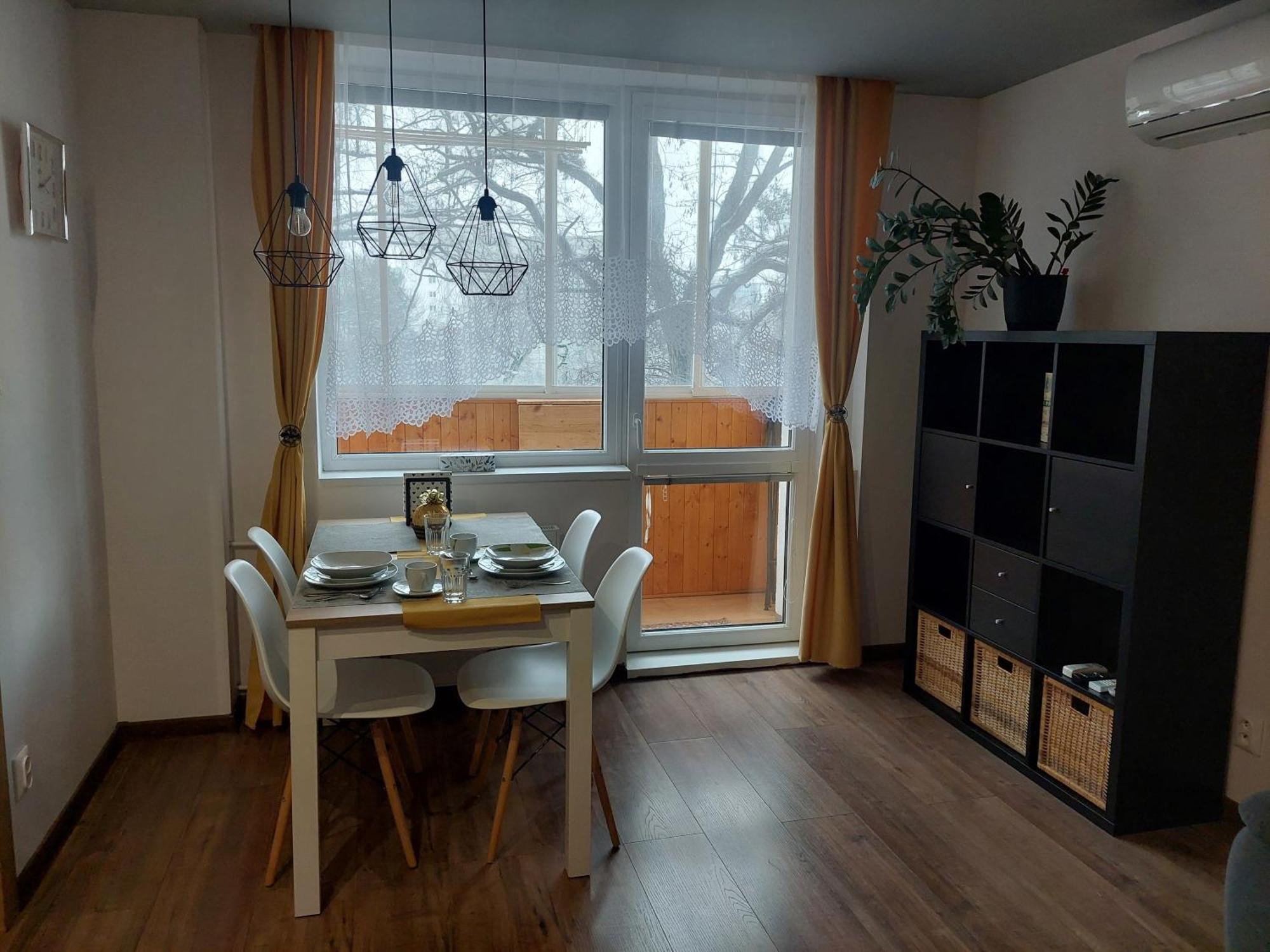 Apartment Trendy Family