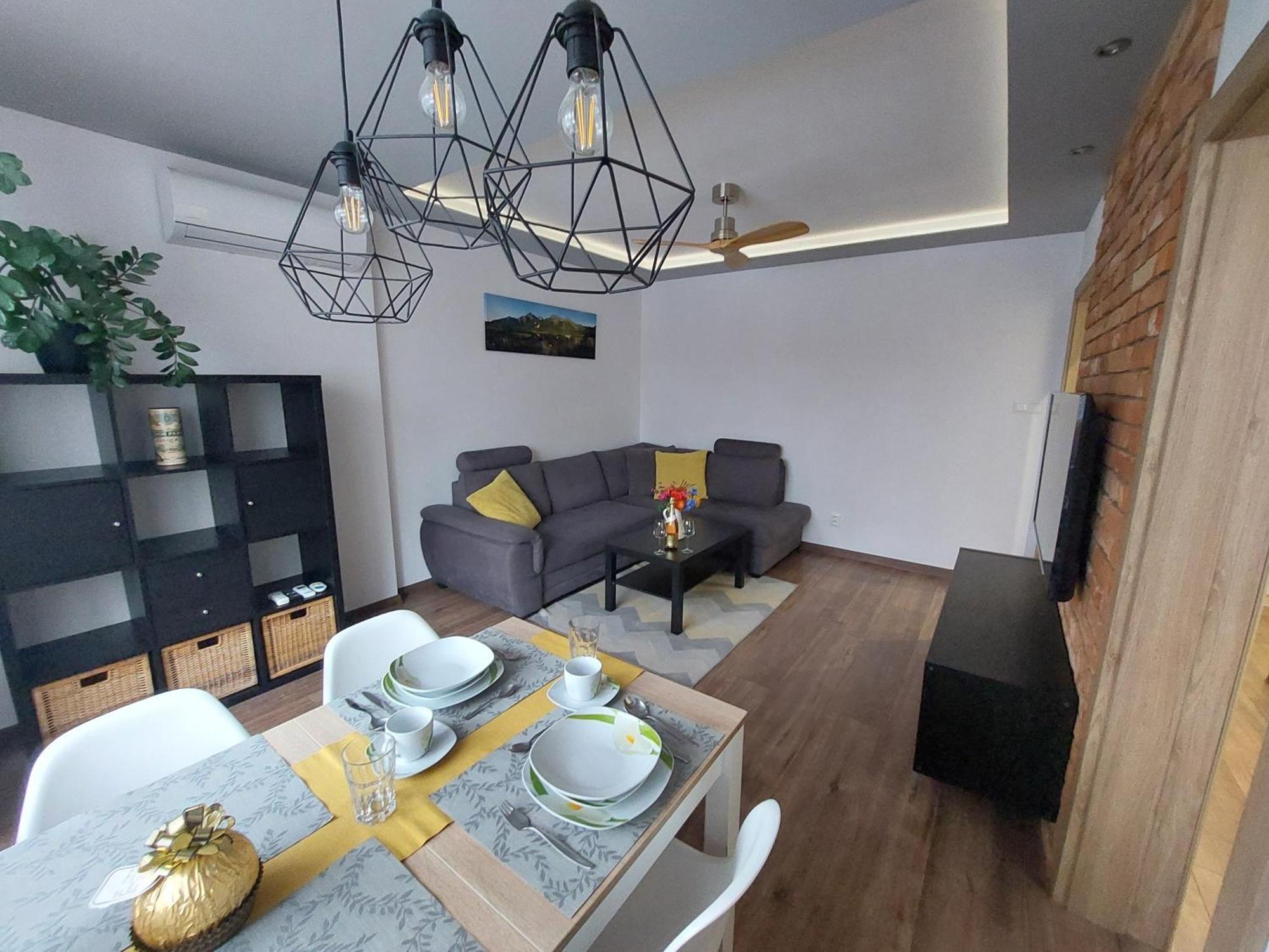 Apartment Trendy Family