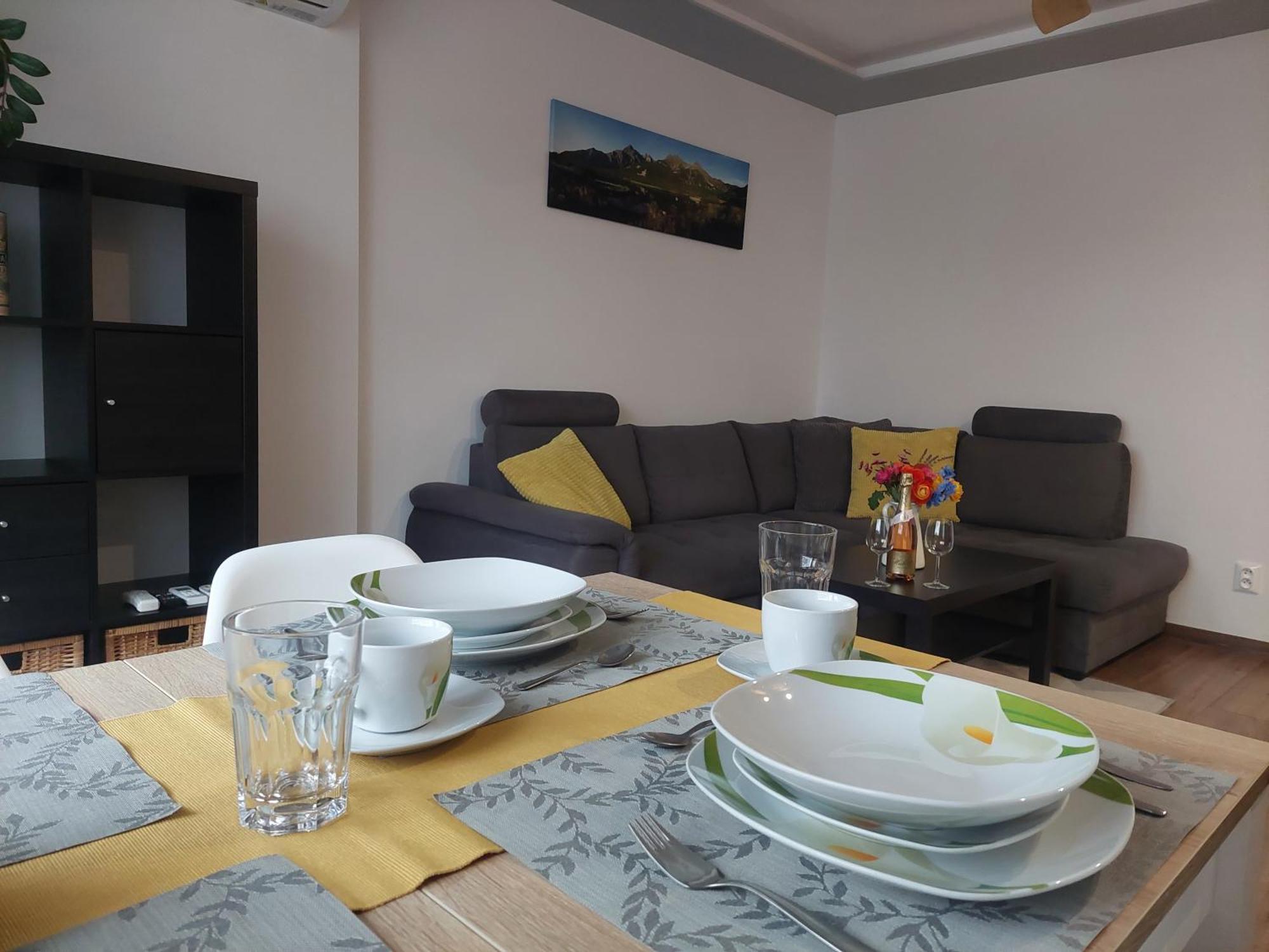 Apartment Trendy Family